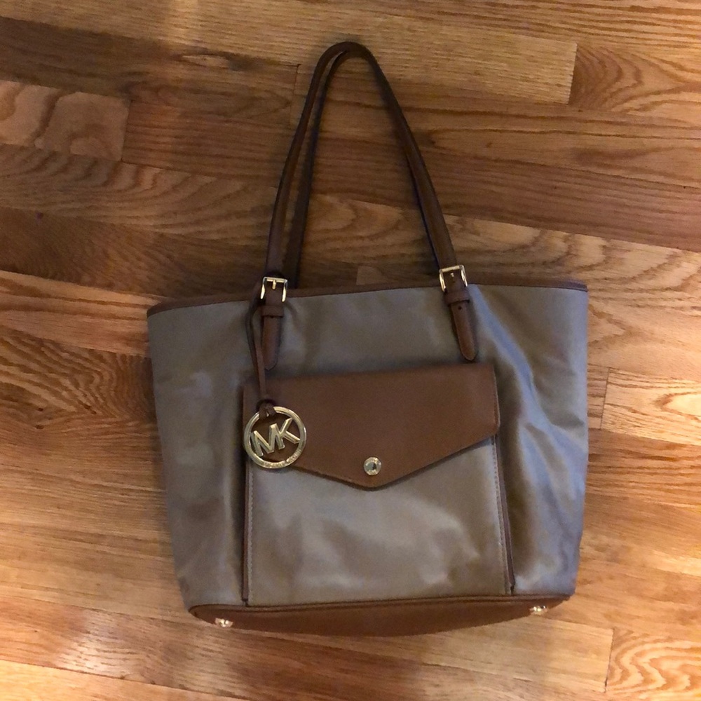 Michael kors bag with front pocket
